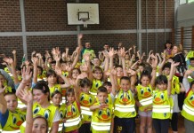 „ЂАЦИ ВАС МОЛЕ, УСПОРИТЕ ПОРЕД ШКОЛЕ”