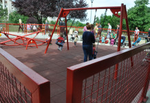 У НАСЕЉУ МЕДАКОВИЋ ОТВОРЕНА ДВА НОВА ДЕЧЈА ИГРАЛИШТА