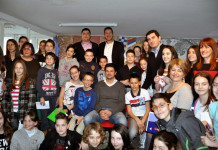 ПРОСЛАВЉЕНИ ОДБОЈКАШ ВЛАДИМИР ГРБИЋ У ПОСЕТИ ВОЖДОВАЧКИМ ЂАЦИМА