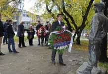 ПОЛОЖЕНИ ВЕНЦИ ПОВОДОМ ОСЛОБОЂЕЊА ВОЖДОВЦА