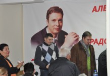 PODELA NAOČARA U JAJINCIMA