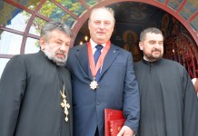 УРУЧЕН ОРДЕН СВЕТОГ САВЕ ПРЕДСЕДНИКУ ДР ВУКАНИЋУ