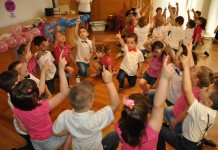 МАЛИШАНИ ВРТИЋА „НАША ДЕЦА“ УСПЕШНО ИЗВЕЛИ ЗАВРШНУ ПРИРЕДБУ