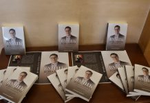 У ОПШТИНИ ВОЖДОВАЦ ПРЕДСТАВЉЕНА КЊИГА „ВУЧИЋ ЈЕДНА ПРИЧА, ОСВАЈАЊЕ ПОЛИТИЧКИХ ПРОСТОРА“